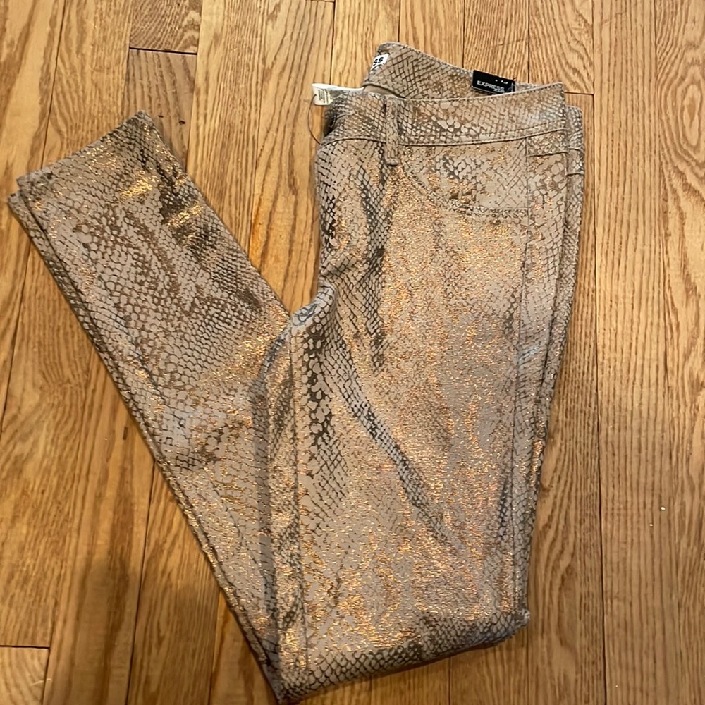NWT EXPRESS SNAKE PRINT JEAN LEGGING!!!!